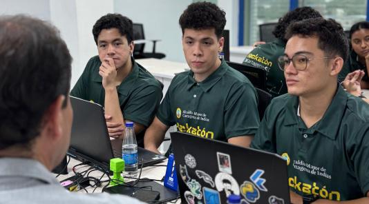 Imagen del evento Hackaton Dia 1, jovenes en charla