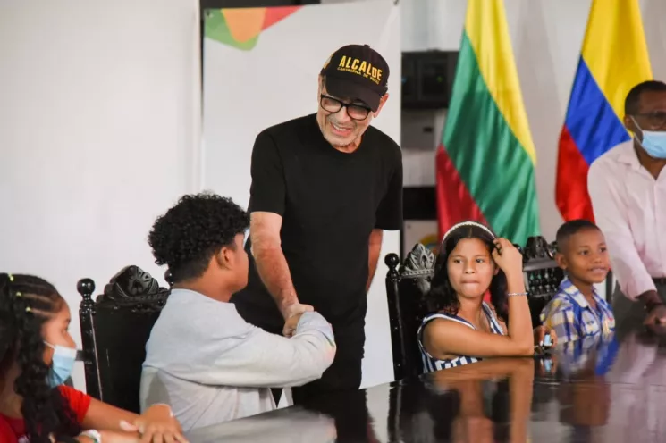 La posesión tuvo lugar en el Palacio de la Aduana