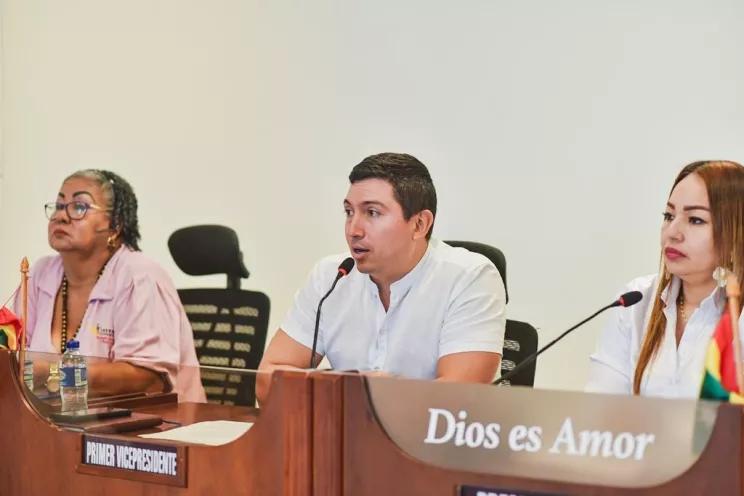 Carlos La Rota, secretario General