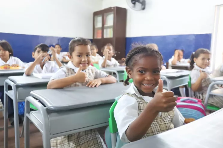 Más colegios de Cartagena protegidos, con techo seguro, ventilación y aulas renovadas