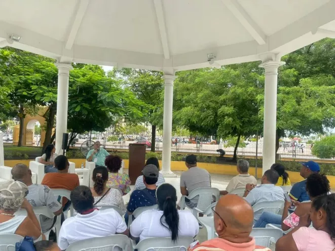 FERIA DEL LIBRO EN EL PARQUE CENTENARIO