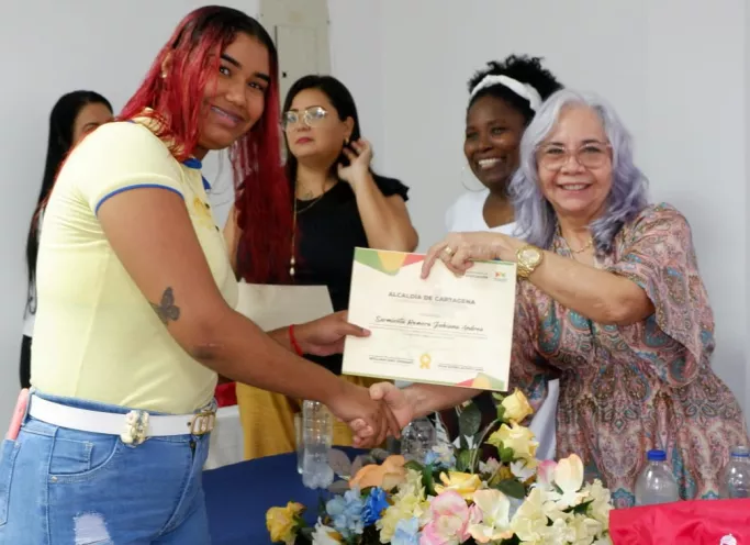 La Secretaría de Educación de Cartagena entregó treinta y tres becas