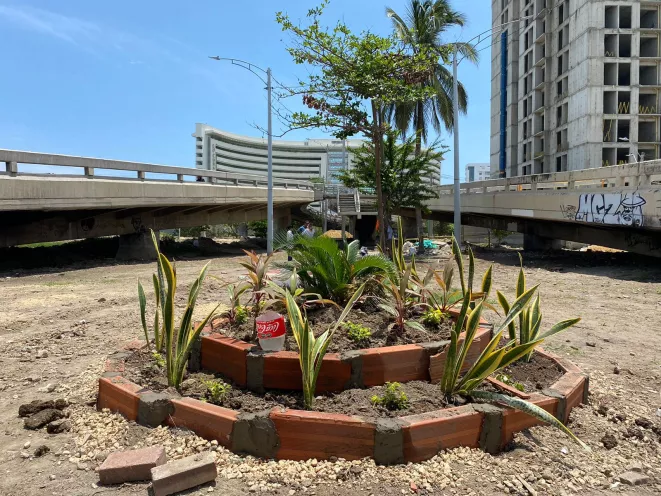 Zona verde puente Romero Aguirre