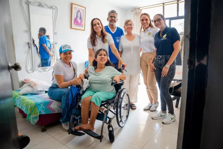 ENTREGA DE SILLAS DE RUEDAS