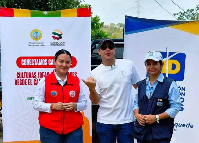 Imagen de entrega de mercados en Colinas de Villabarraza