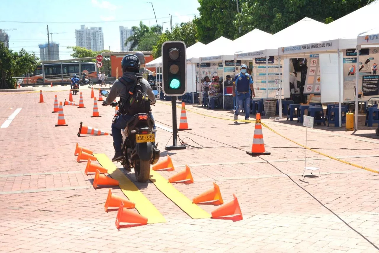 Actores viales aprenden sobre una movilidad