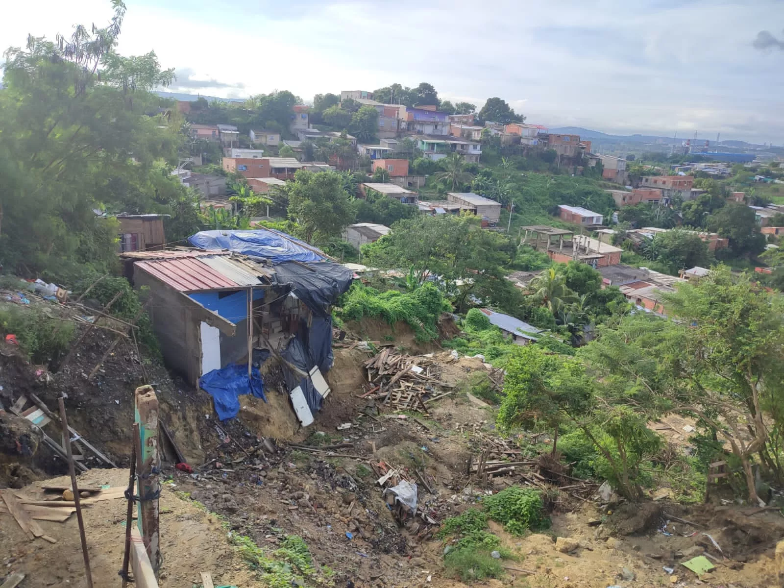 11 viviendas desaparecieron y 7 quedaron en alto riesgo tras el deslizamiento.