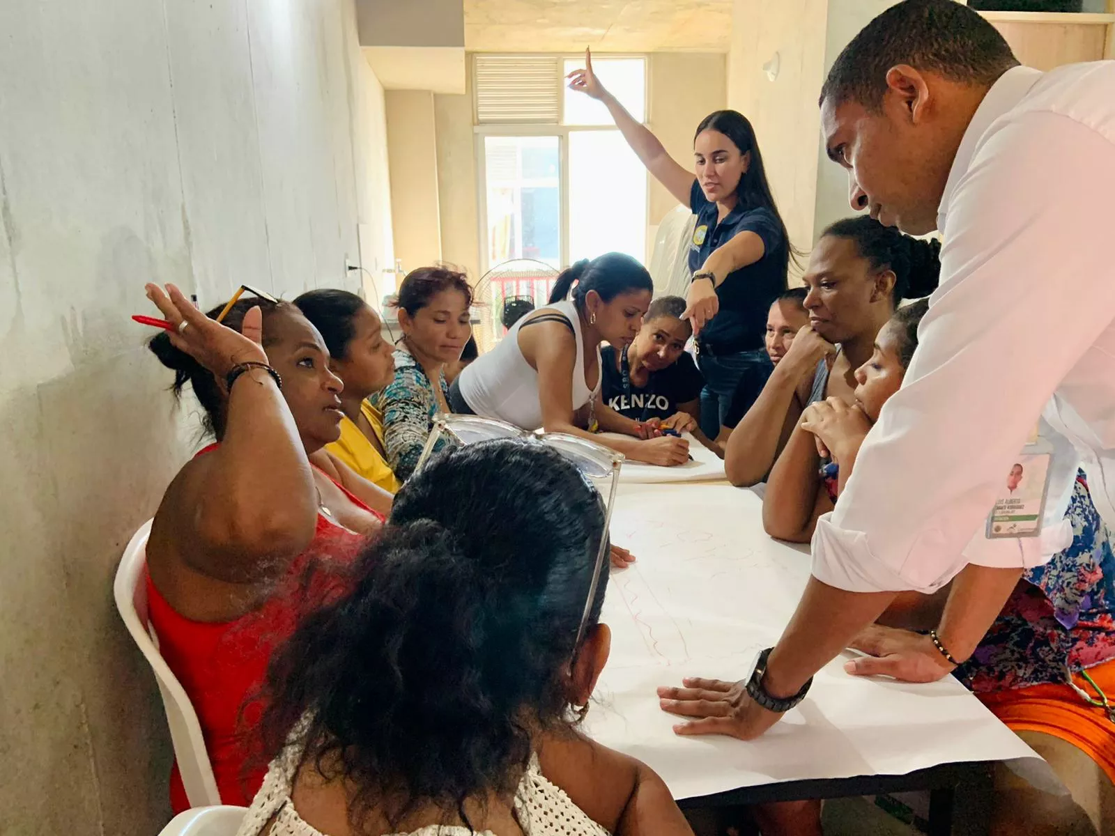 Durante la actividad, los beneficiarios realizaron un análisis y reflexión de cómo era su hogar antes