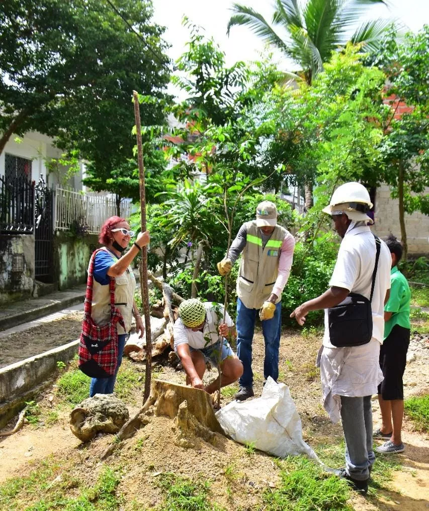 El barrio fue objeto de nuevas intervenciones y rescate de zonas verdes, siembra y poda de árboles