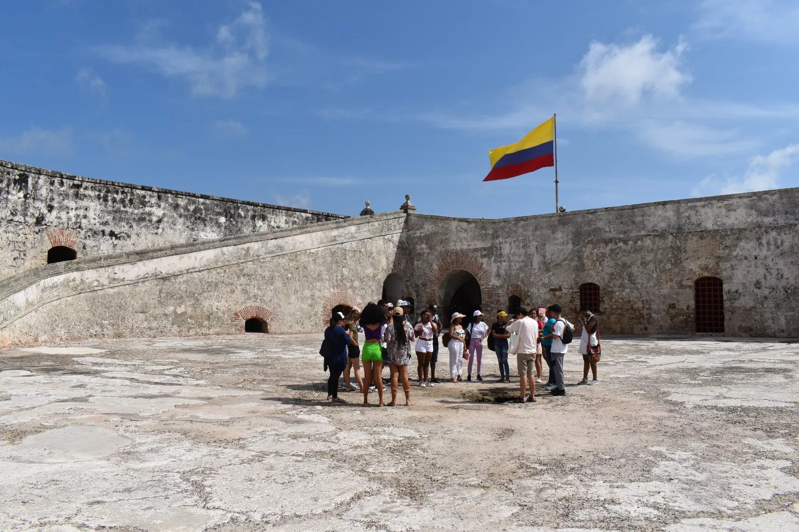 Representantes del Ministerio de Cultura recorrieron durante tres días el conjunto de Fortificaciones