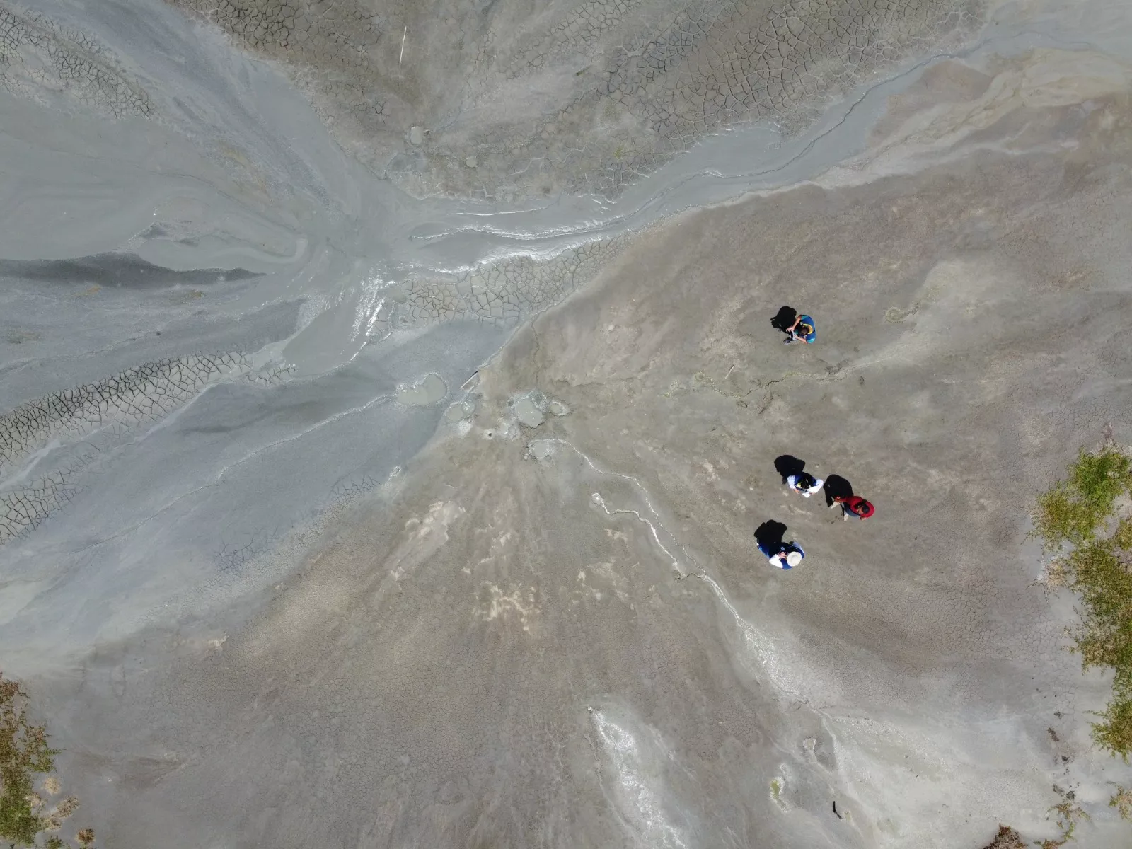 Volcán de lodo activo en El Rodeo