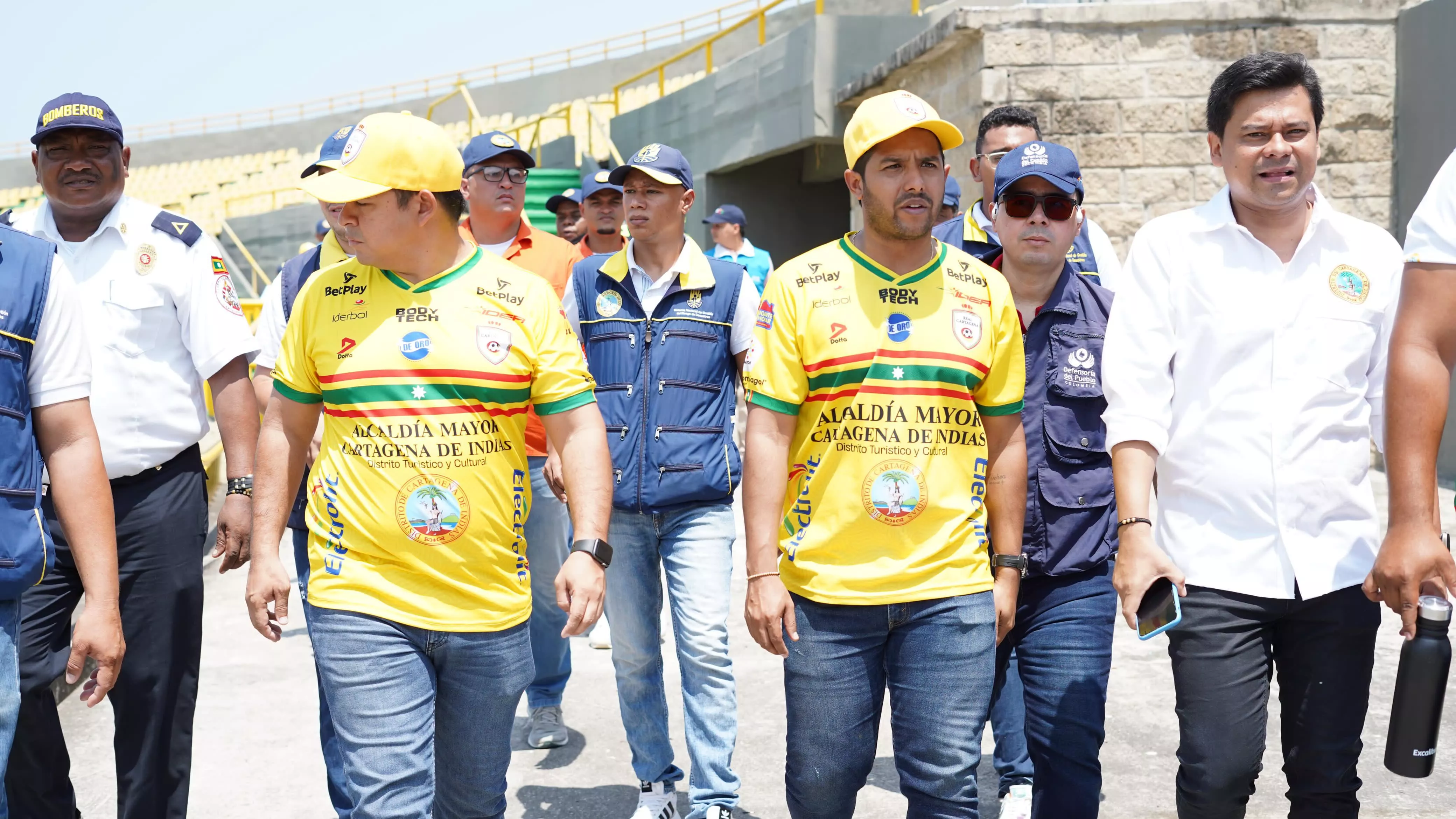 Daniel Vargas haciendo recorrido en el Estadio Jaime Morón.