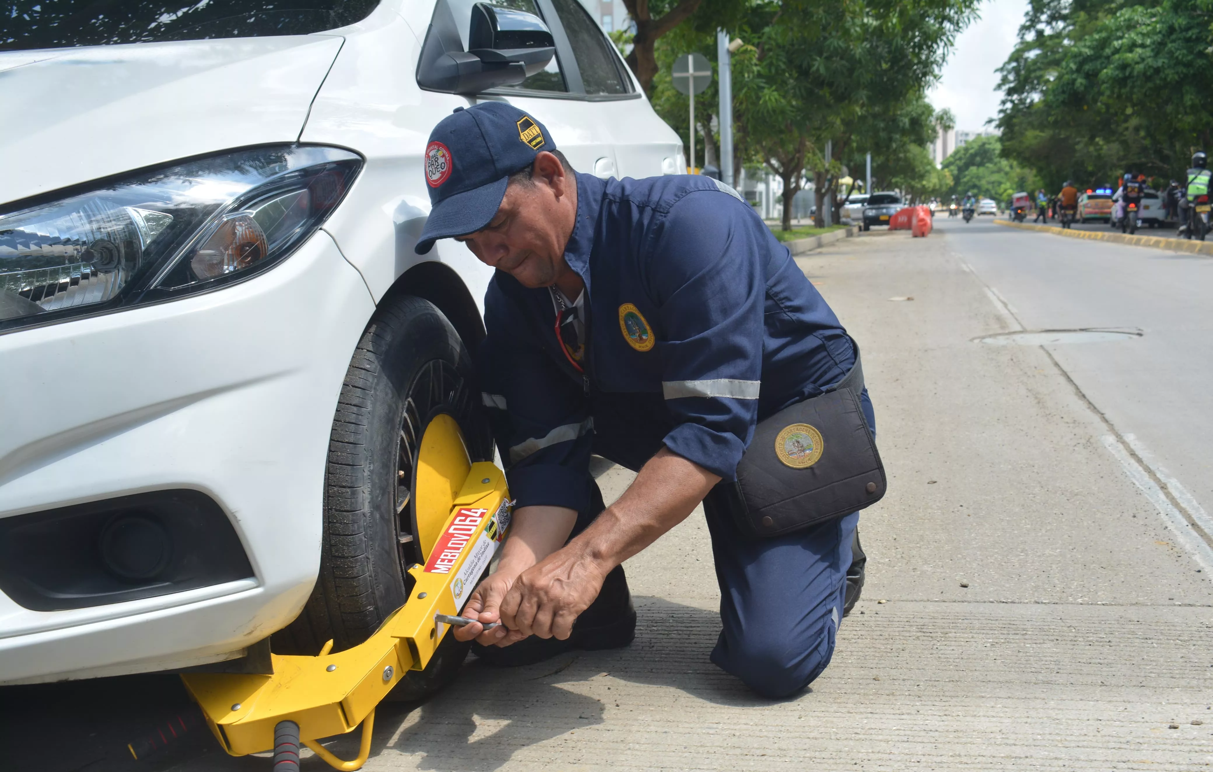 Patrulla contra el mal parqueo 